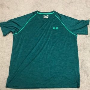 Men’s Under Armour short sleeve athletic T-shirt